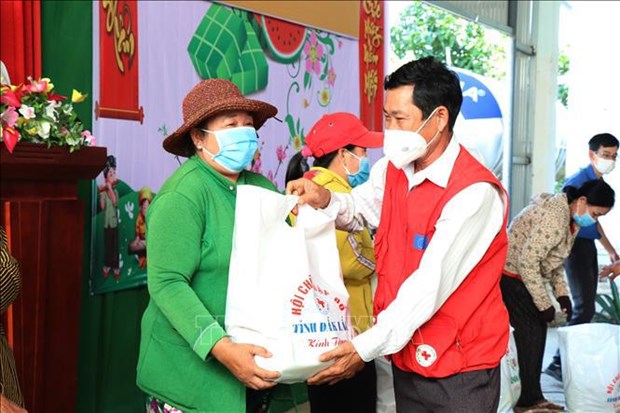 Ministry works to ensure warm Tet for social policy beneficiaries